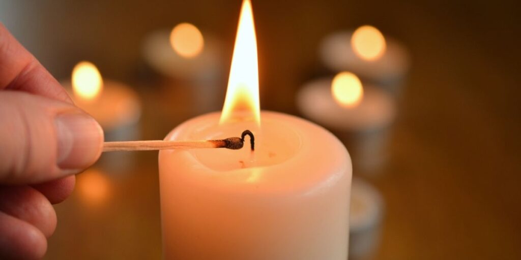 Candles-Dutch-winter-﻿FI-1024x512 17 Must-Have Items to Survive a Dutch Winter