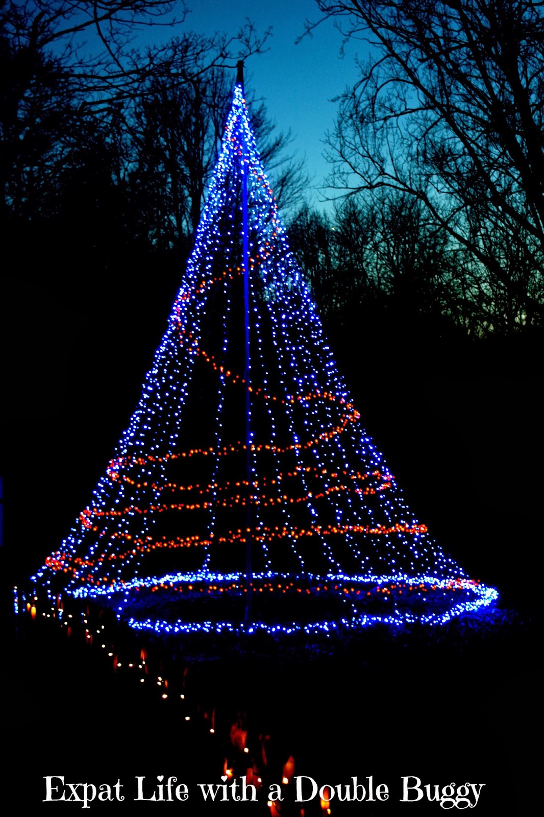 11ecd-lights-1 It's Starting to Look a Lot Like Christmas at Keukenhof Castle
