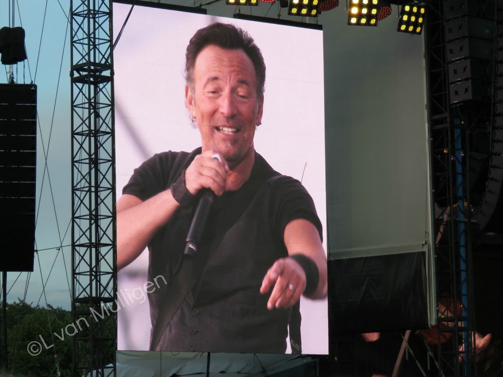 9a12a-springsteen2bon2bthe2bstage-1024x768 Bruce Springsteen Makes Magic on the Malieveld