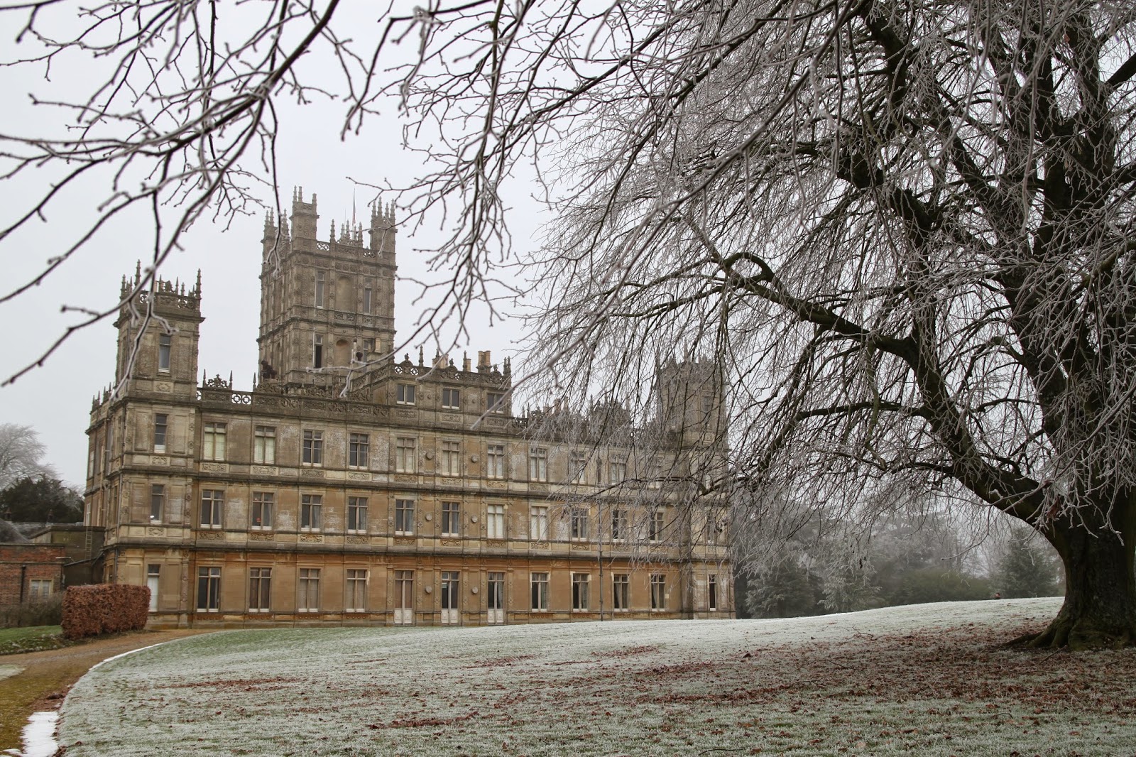 da46d-1373338_71055904 5 Ways Expat Life is Like Moving into Downton Abbey