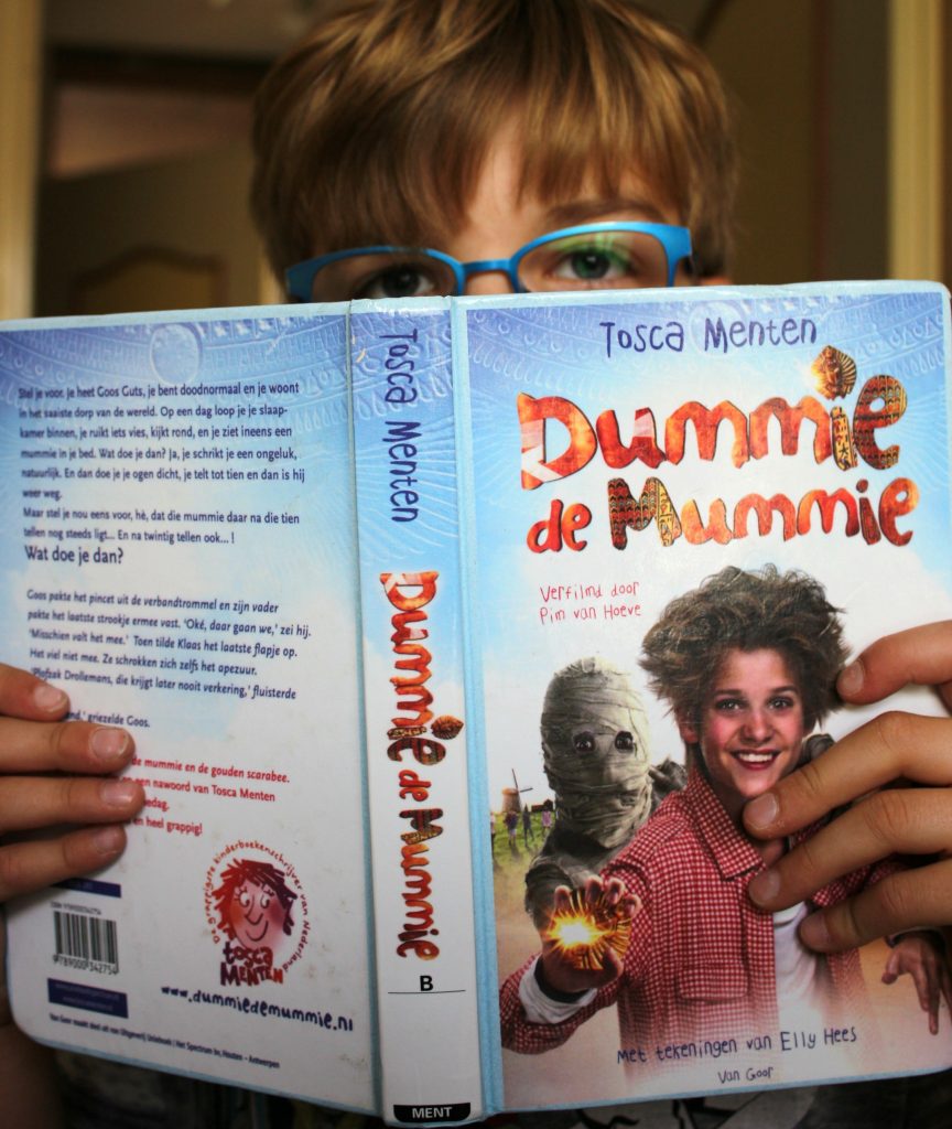 dummie-de-mummie-e1488138496870-864x1024 5 Must-Have Dutch Children's Books for Your Bookshelf
